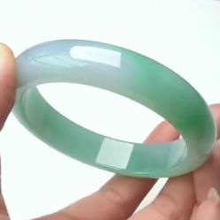 -北京七彩云南翡翠珠宝旗舰店(月坛店)