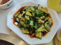 -鲁员外地锅鸡地锅鱼(古墩路店)