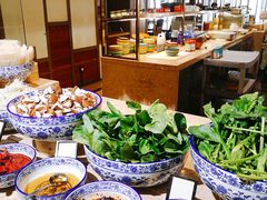 -大中华希尔顿酒店-念自助餐·嗨啤·小龙虾