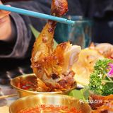 昆明探店｜泰国街边橙色房子里吃泰式大排档