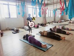 -静待花开瑜伽尊巴会馆