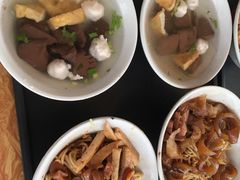 -松树干拌面店