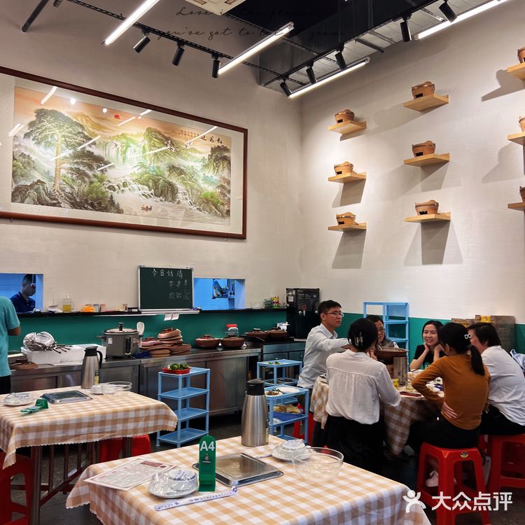 来东莞记住这个位置📍｜勝材韬炭火🔥羊🐏肉煲 