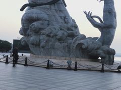 -巴陵广场