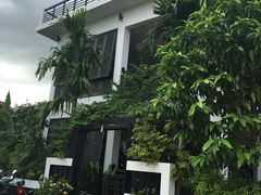 -Neary Khmer Restaurant