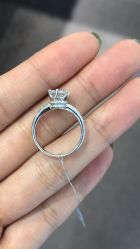 -威德钻石-克拉钻大本营(南京东路店)