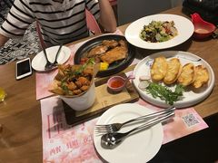 -樱花里音乐餐吧·牛扒椰子鸡(东圃店)