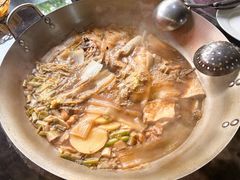 柴锅炖水库鱼-姥家大锅台水库渔家