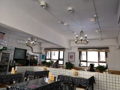 大堂-八两八金·莱芜特色炒鸡(市南漳浦路店)
