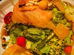 烟熏三文鱼色拉-wineapp葡萄酒餐吧(外滩金融中心店)