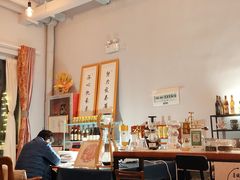 -菩提树咖啡馆日咖晚酒(龙湖店)