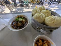 -胡成记口蘑龙眼包子(盐道街店)