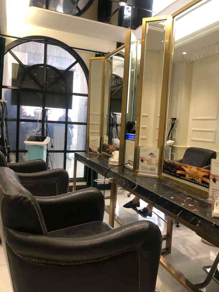 bulb studio巴柏明星发型工作室(永安道店)