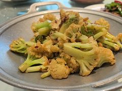 -海派美食·家宴海鲜青岛菜·石锅鲽鱼头(东方城店)
