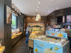 面包甜点陈列柜-爱达乐面包生日蛋糕(华油路店)