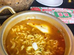 -蚝堡·生蚝海鲜烧烤物种起源•海肠捞饭(刘公岛店)