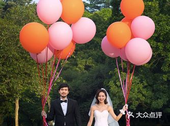 来体验一次周董浪漫的“告白气球”式婚纱照