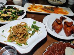 -东口码头·烧鸽子·鱼头泡饼·地方菜(金鹰悦城店)