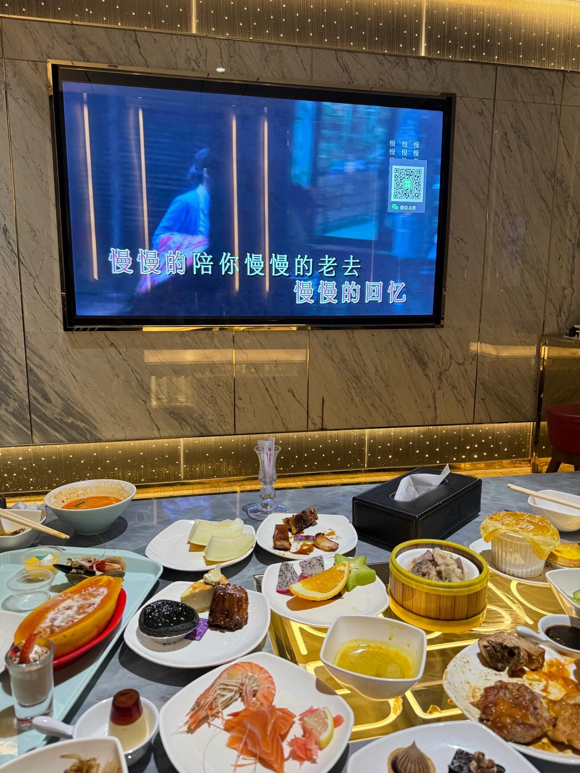 n周末又打卡一家可以吃自助餐的ktv