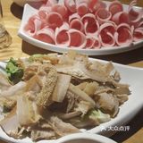 据说这家生意常年都不错的样子!服务