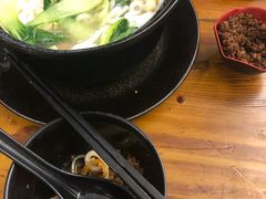 -丽虹云南过桥米线(兴工街店)
