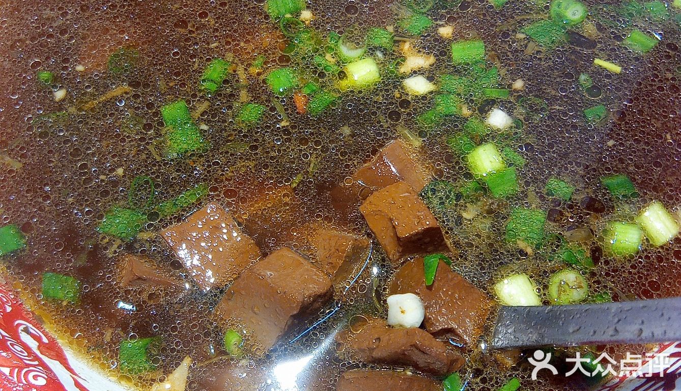 在长沙，35元你可以吃到三菜一汤，包茶水、纸巾和米饭！
