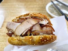 烧饼夹肘子肉-老四烧饼铺(丽源路店)