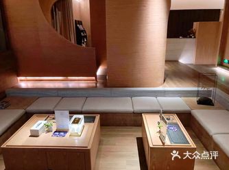 环境:整个一楼都是很有设计感的休息区,非常整洁干净
