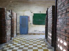 -吐斯廉屠杀博物馆