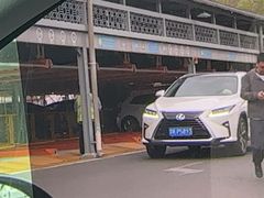 -南锣鼓巷-停车场