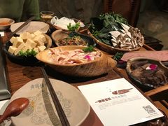 -老牌坊云南鱼豆花火锅(嵩山店)