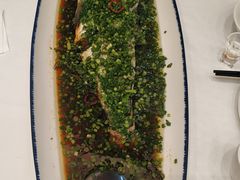 葱香翘壳鱼-红杏酒家·地道川菜(一品天下店)