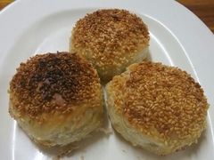 蟹黄烧饼-聚香斋(东关街店)