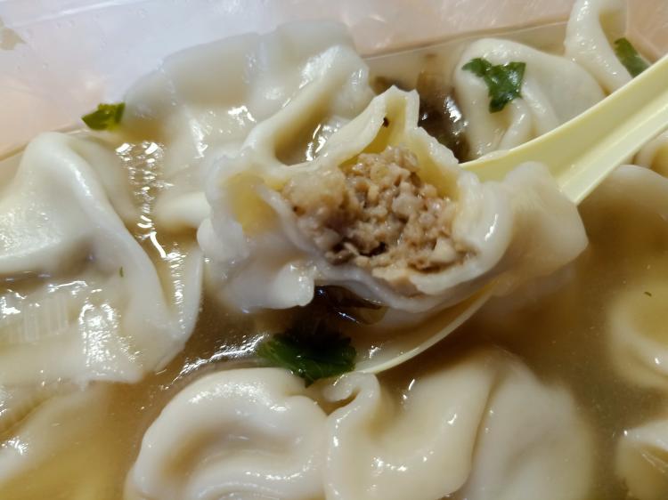 东北饺子坊-"点得这家的外卖 还不错 感觉还是蒸饺没汤.