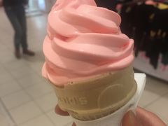 玫瑰荔枝口味圆筒冰淇淋-麦当劳(厦门思明路店)