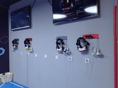 -VR+乐园·VR电竞·家庭亲子·密室逃脱·轰趴团建