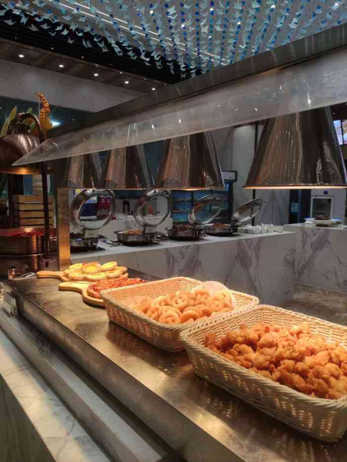 金峰国际饭店-自助餐厅-"去过好多自助餐这家不错,菜品上新鲜的,品.