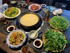 -大匠工房古船木艺术餐厅·猪肚鸡专门店(长白仙岛店)