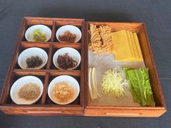 -鲁采LU STYLE(新天地店)