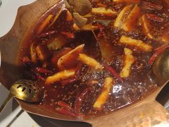-墨居上隐·院子里火锅(峨眉店)