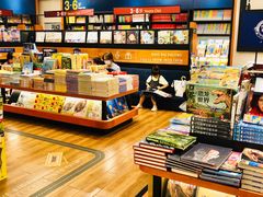 -西西弗书店&矢量咖啡(凯德晶萃广场店)