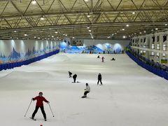 -乔波室内滑雪场