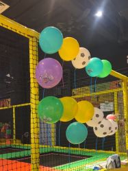 -蹦蹦跳跳(新奥购物中心店)