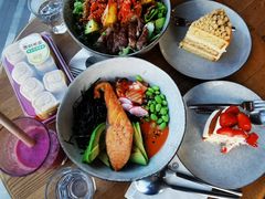 煎三文鱼牛油果色拉-Wagas沃歌斯(五道口购物中心店)