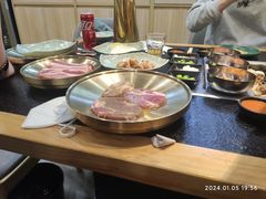 -臻牛烤肉