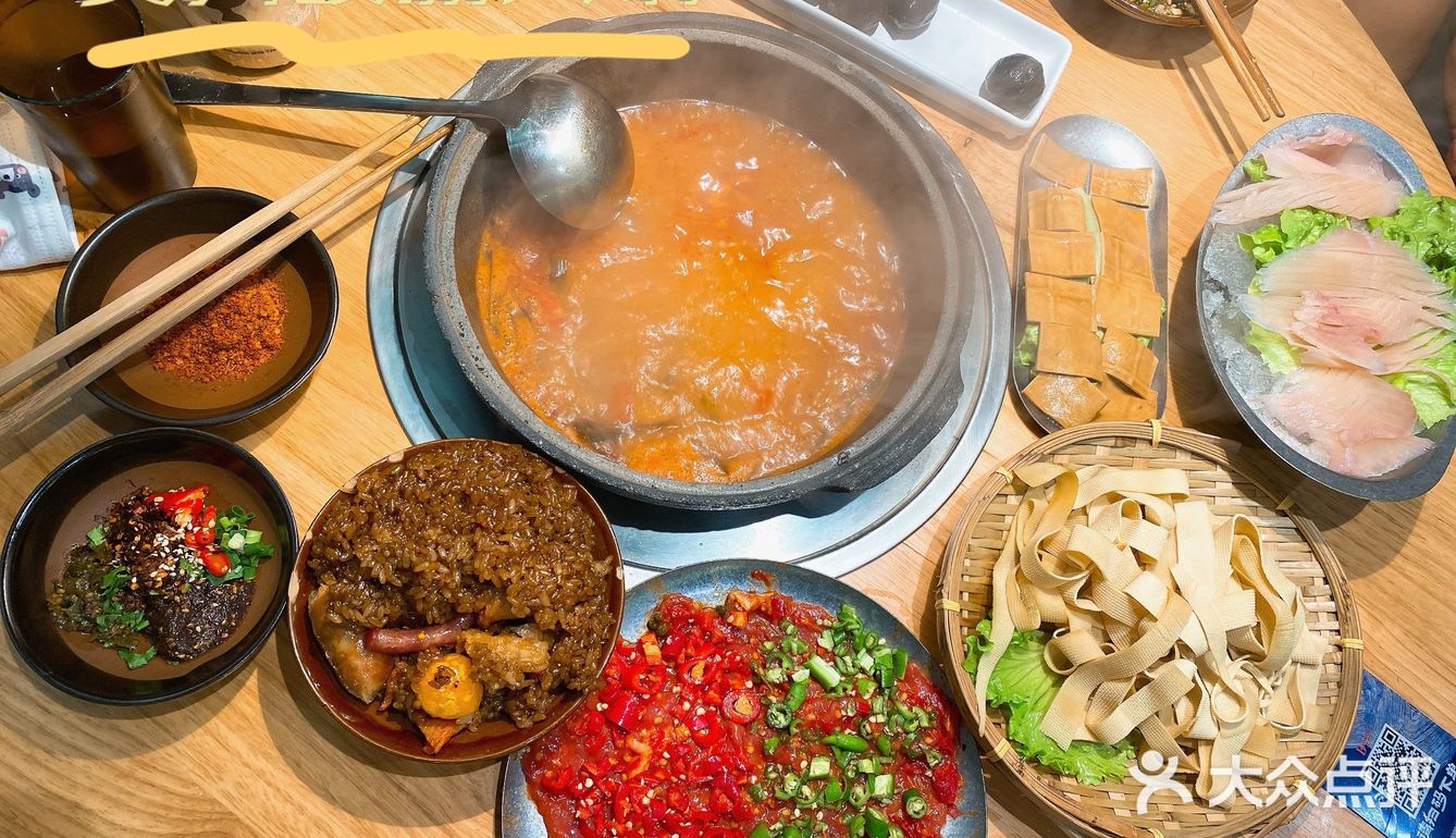 之前在某平台抢到了一张9.9抵100的券