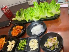 -肉甲韩国木炭烤肉(新壹街1店)