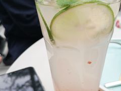 巴黎气泡水-乔泰勒JOETYLER西餐厅(曲江店)