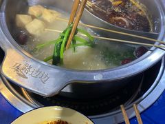 -马路边边·成都串串(翠柏路店)