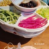 冷天里的暖心炸酱面馆
